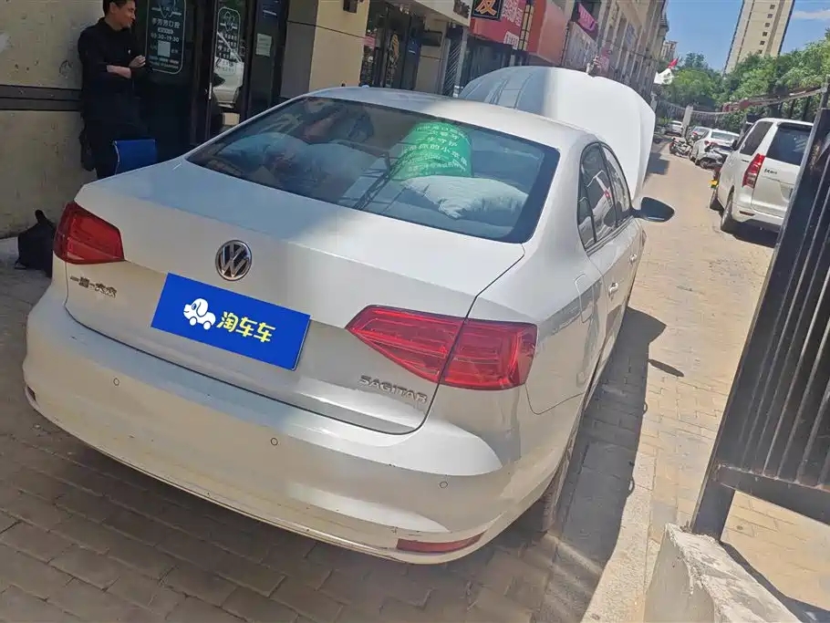 Volkswagen Sagitar 2015 1.6L Manual Fashion фото 3