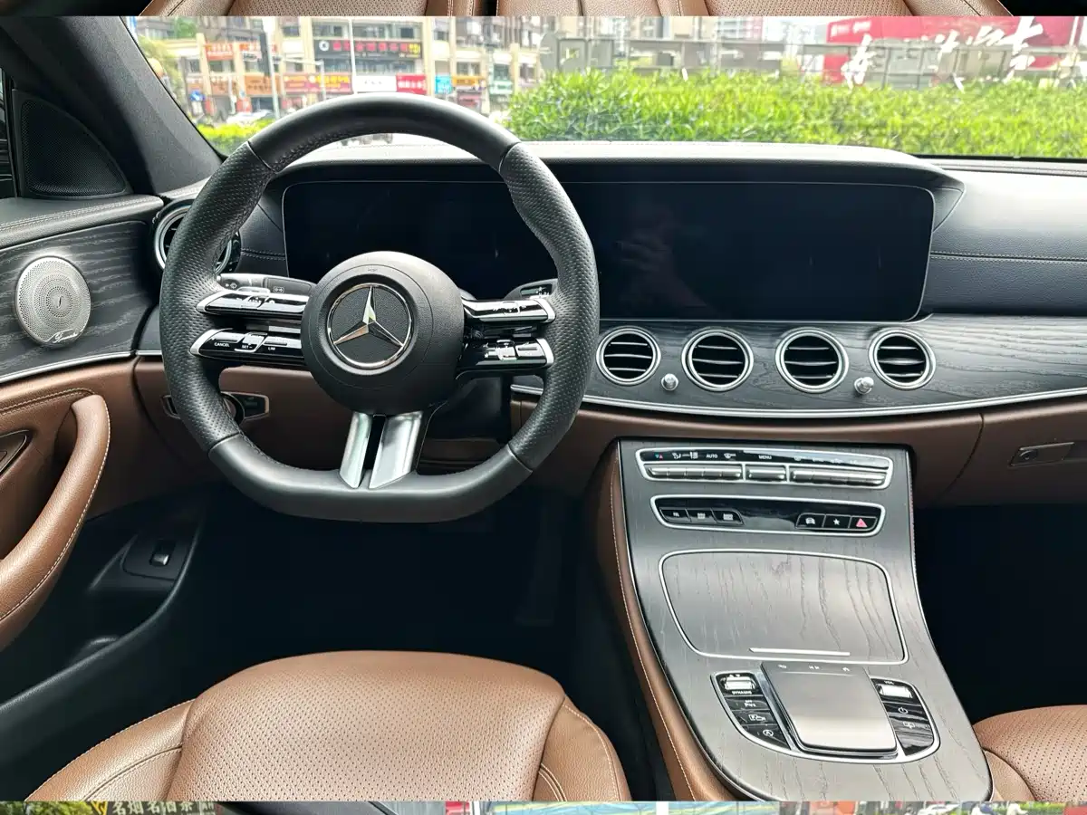 MERCEDES-BENZ E CLASS