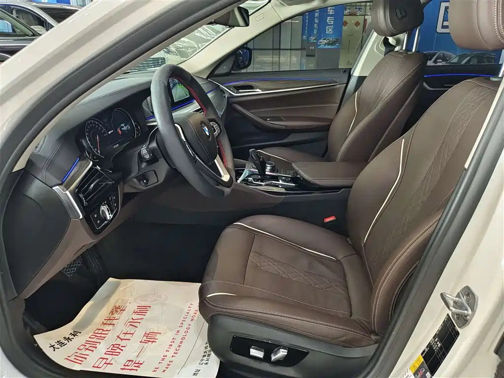 BMW 5 Series New Energy 2018 530Le Luxury Package фото 9