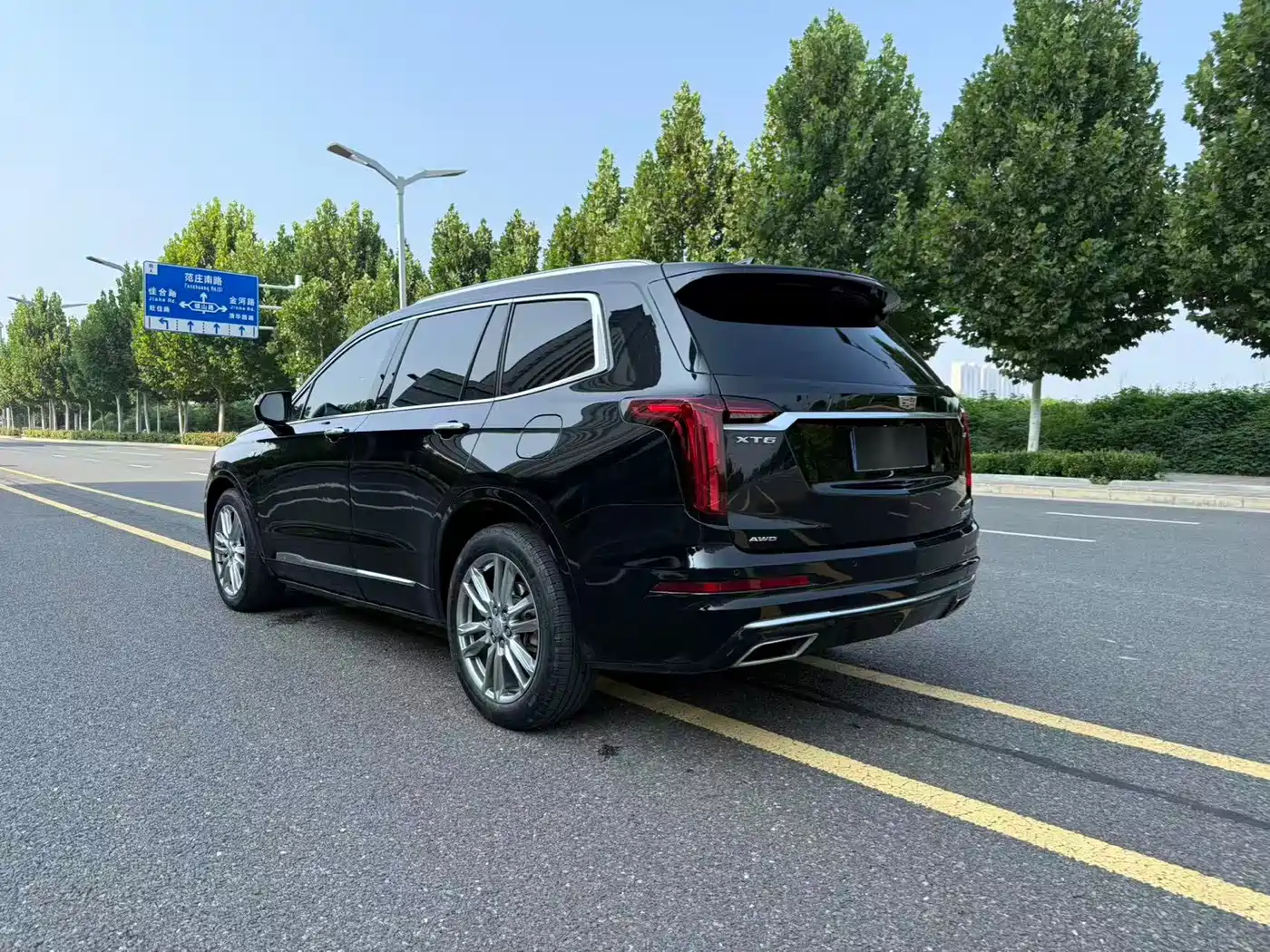Фото 9 - Cadillac XT6