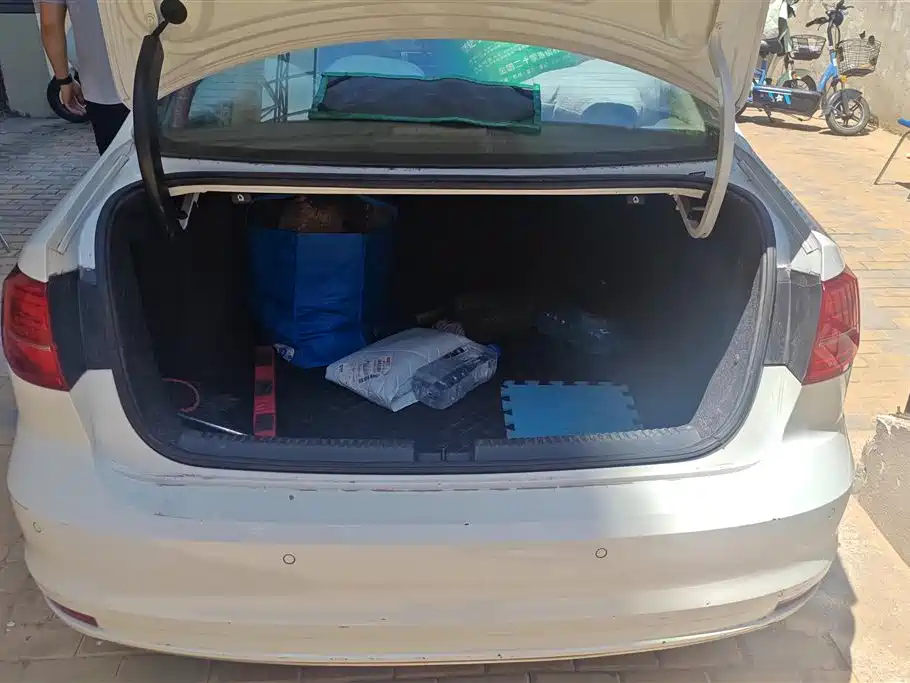 Volkswagen Sagitar 2015 1.6L Manual Fashion фото 4