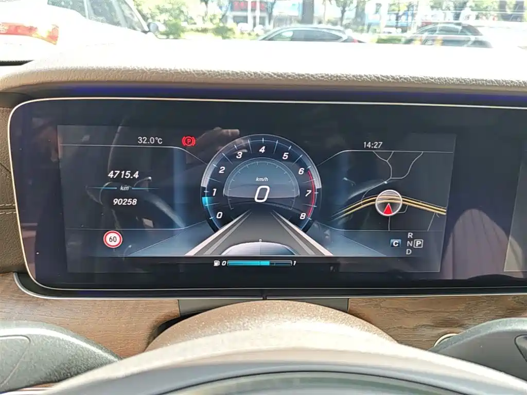 Mercedes-Benz E-Class 2016 E 300 L Fashion Type фото 12