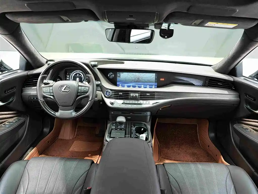 Фото 6 - Lexus LS