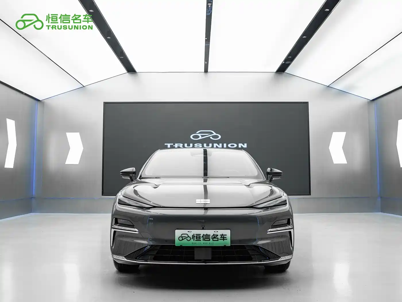 Geely Galaxy Galaxy Xingyao 8 2025 Model 130km EM-i Flagship Edition фото 2