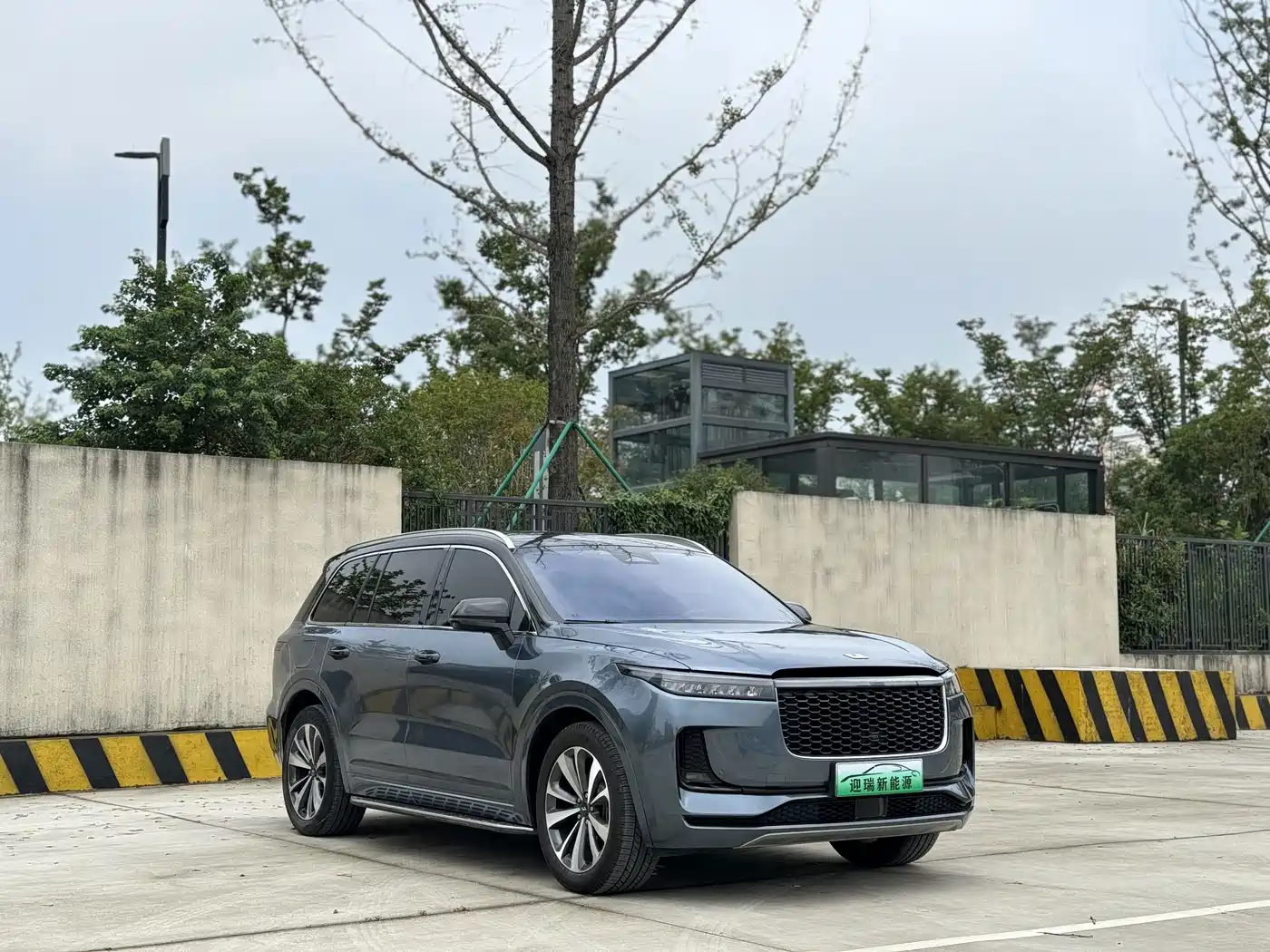 Фото 2 - Li Auto Li ONE