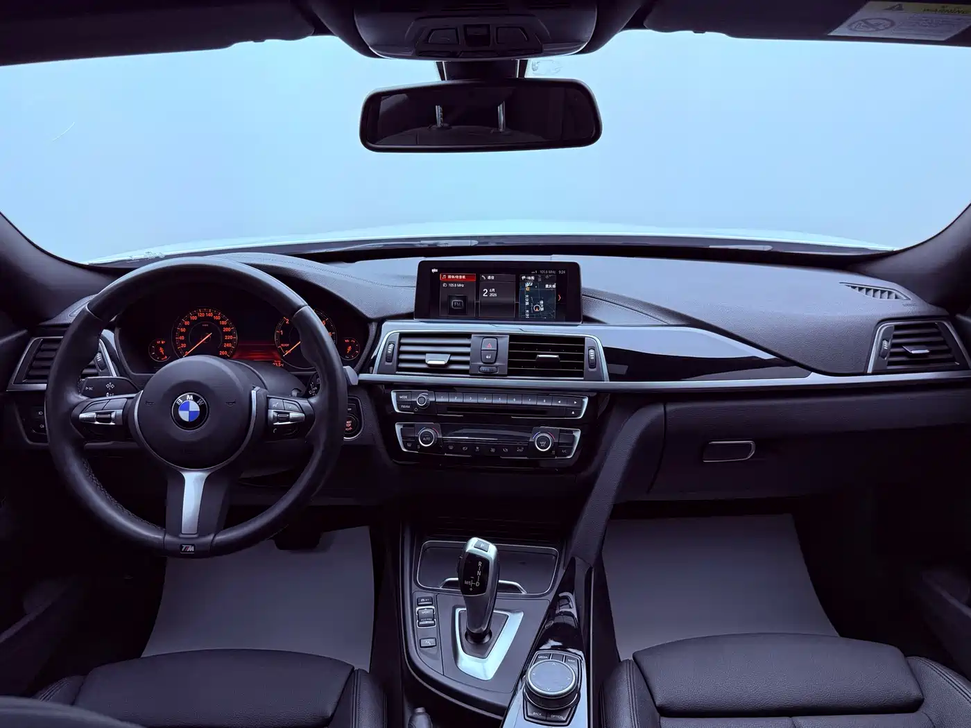 BMW 3 Series GT 2019 320i M Sport Package фото 17