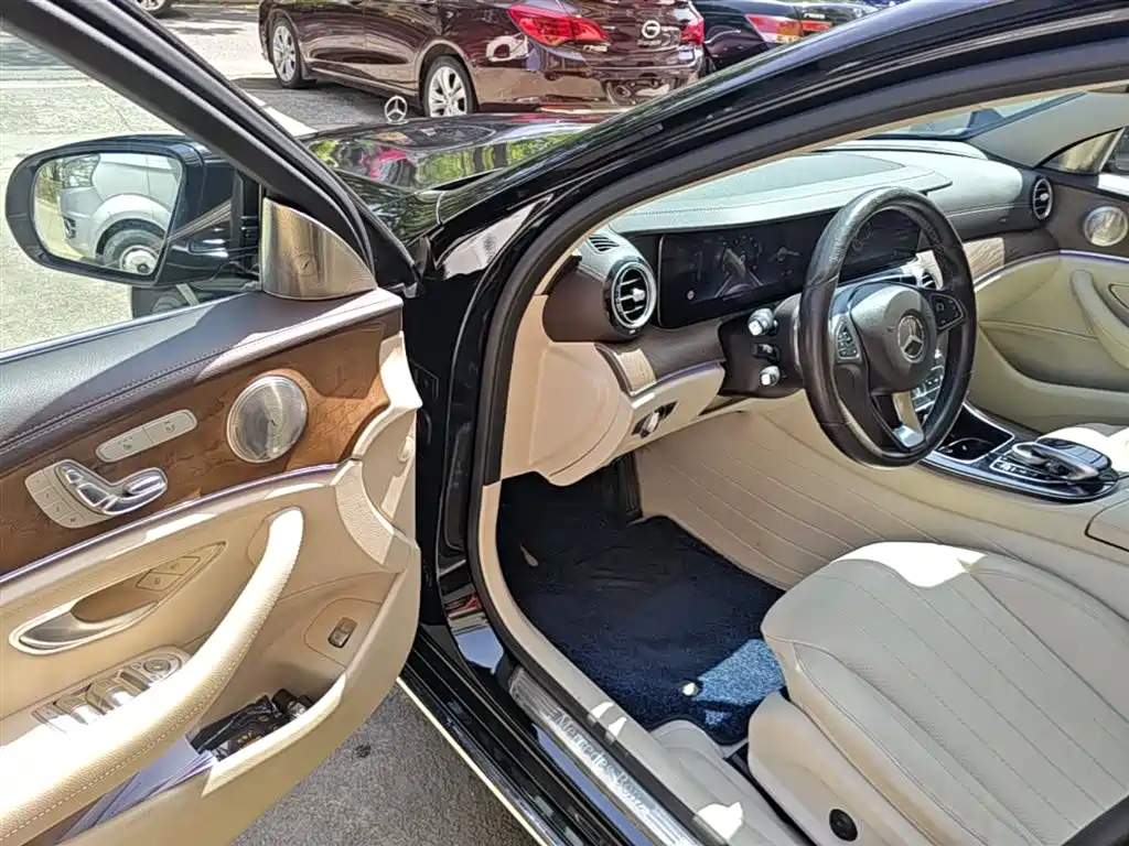 Mercedes-Benz E-Class 2016 E 300 L Fashion Type фото 16