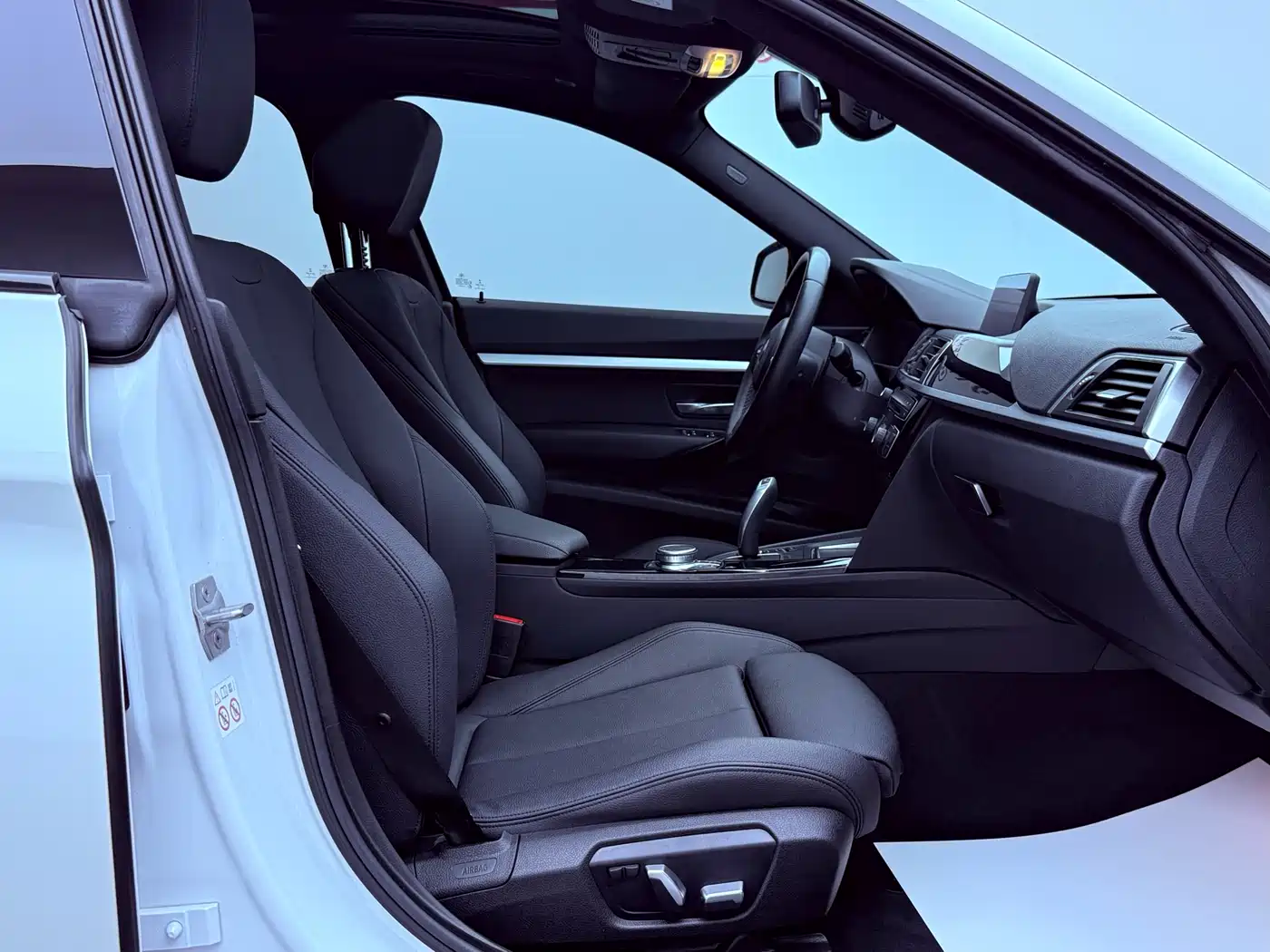 BMW 3 Series GT 2019 320i M Sport Package фото 21
