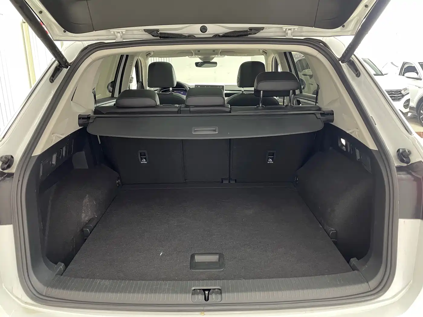Volkswagen Tayron 2023 280TSI 2WD Luxury Plus Advanced Edition фото 19