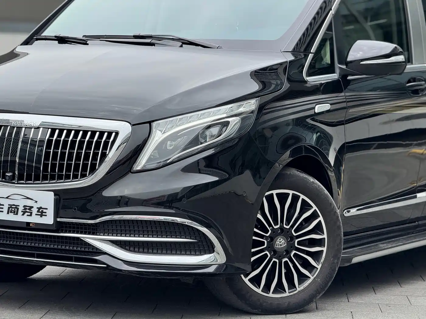 Mercedes-Benz V-Class 2022 V 260 L Long Wheelbase Luxury Edition фото 4