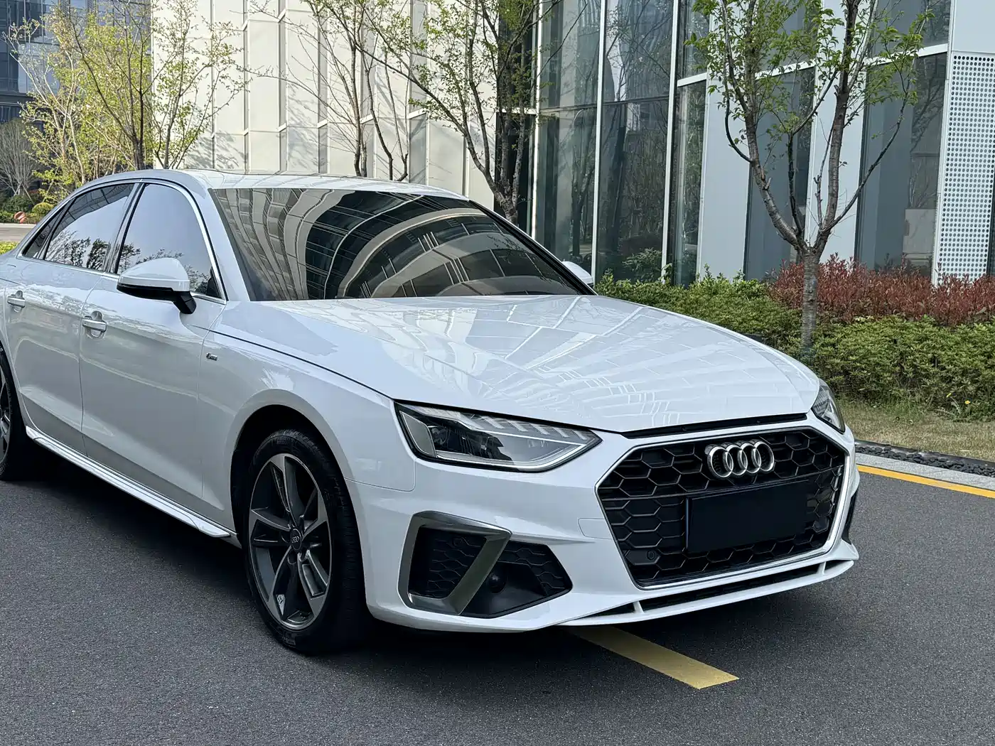Audi A4L 2020 40 TFSI Fashion Dynamic Edition фото 4
