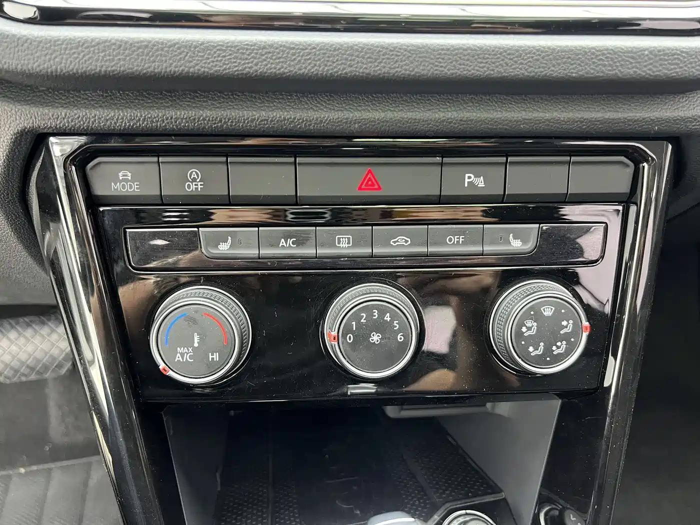 Volkswagen T-ROC 2022 280TSI DSG 2WD Comfort PLUS фото 13