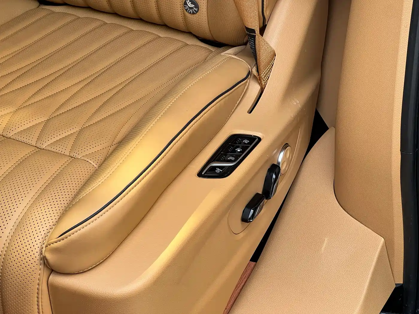 Voyah Auto Voyah Dreamer 2024 PHEV Extended Range Flagship Edition фото 17