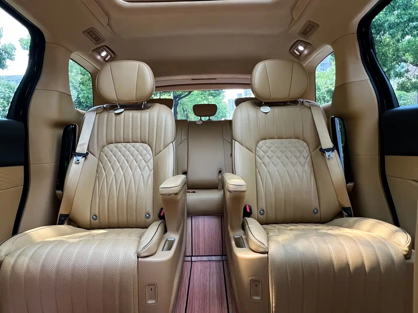 Voyah Auto Voyah Dreamer 2024 PHEV Extended Range Flagship Edition фото 18