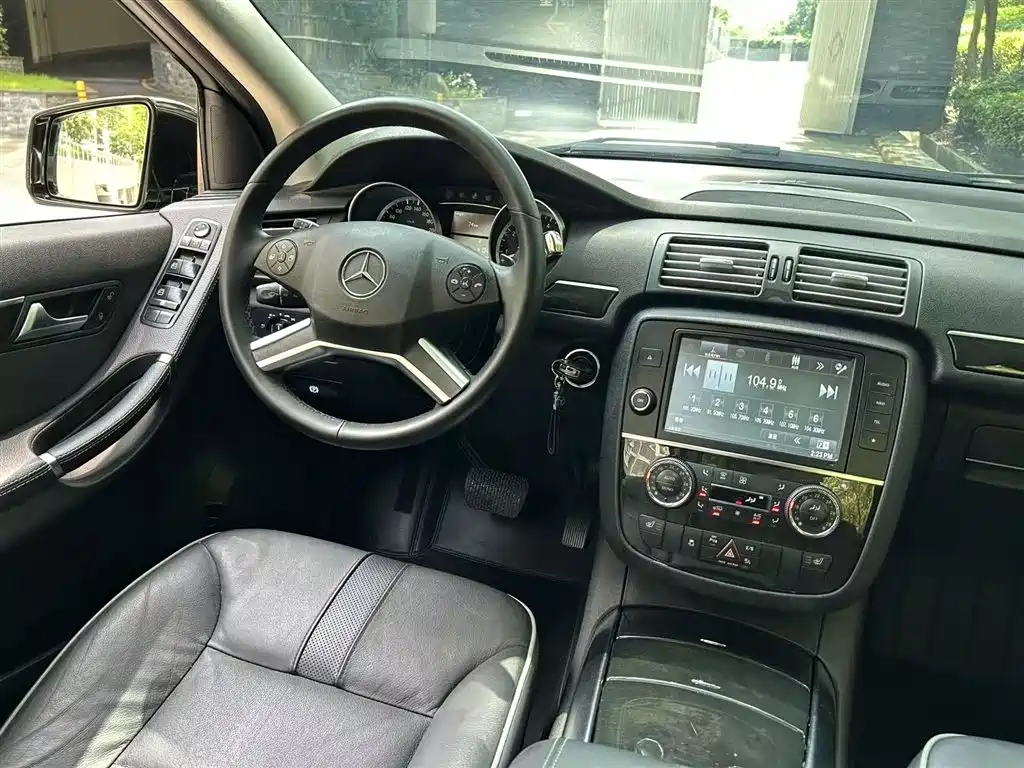 Mercedes-Benz R-Class 2017 R 320 4MATIC Business Collector's Edition фото 11
