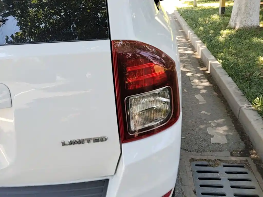 Jeep Compass (Import) 2015 2014 Facelift 2.4L 4WD Luxury Edition