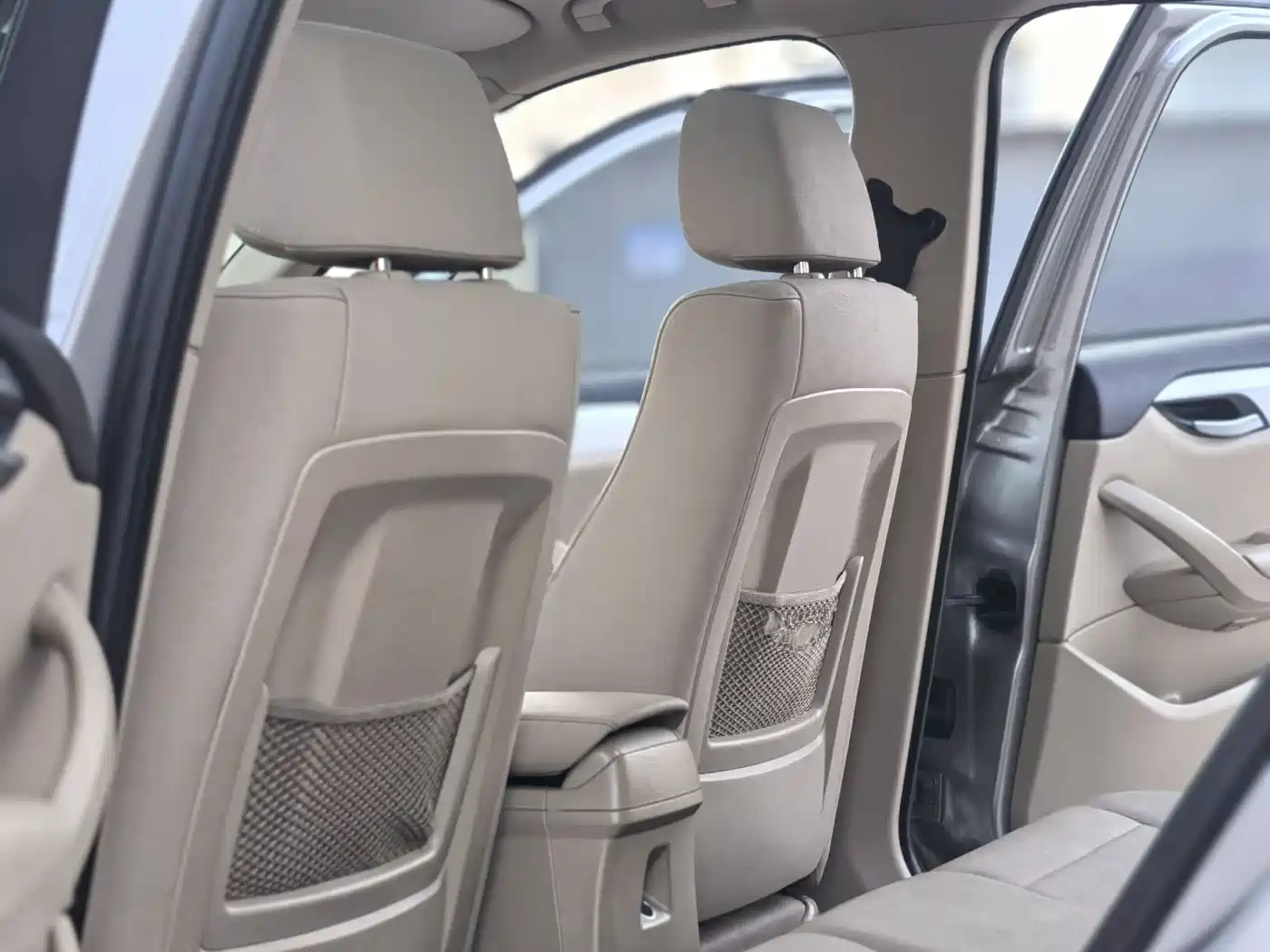 BMW X1 2014 sDrive18i Leading Edition фото 12