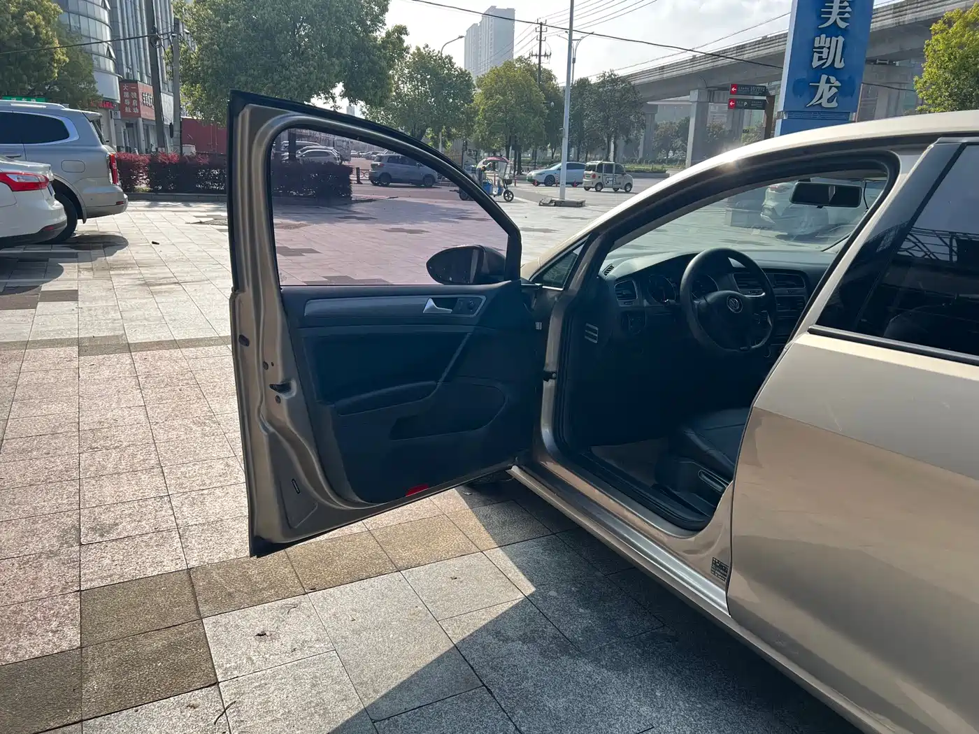 Volkswagen Golf 2015 1.6L Automatic Fashion фото 5