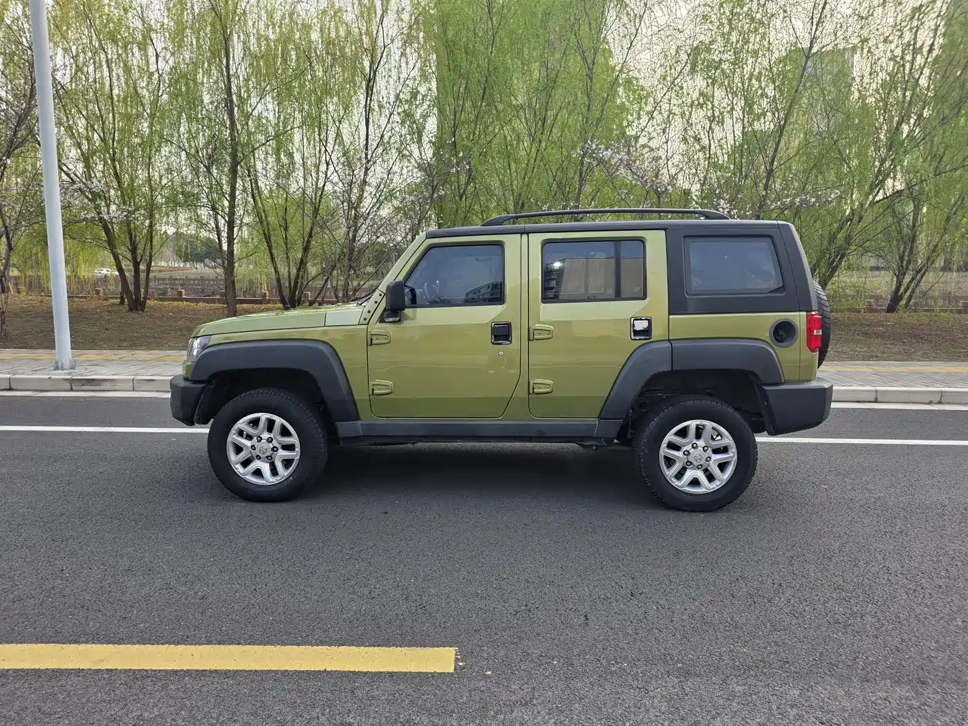BAIC ORV Beijing Offroad BJ40 2016 Model 40L 2.0T Manual 4WD Premium фото 3
