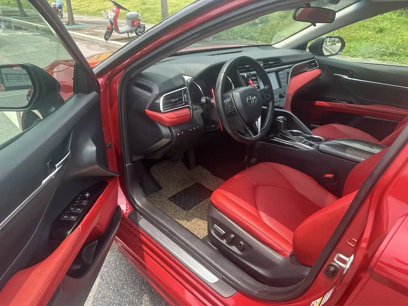 Toyota Camry 2018 2.5S Trend Edition фото 12