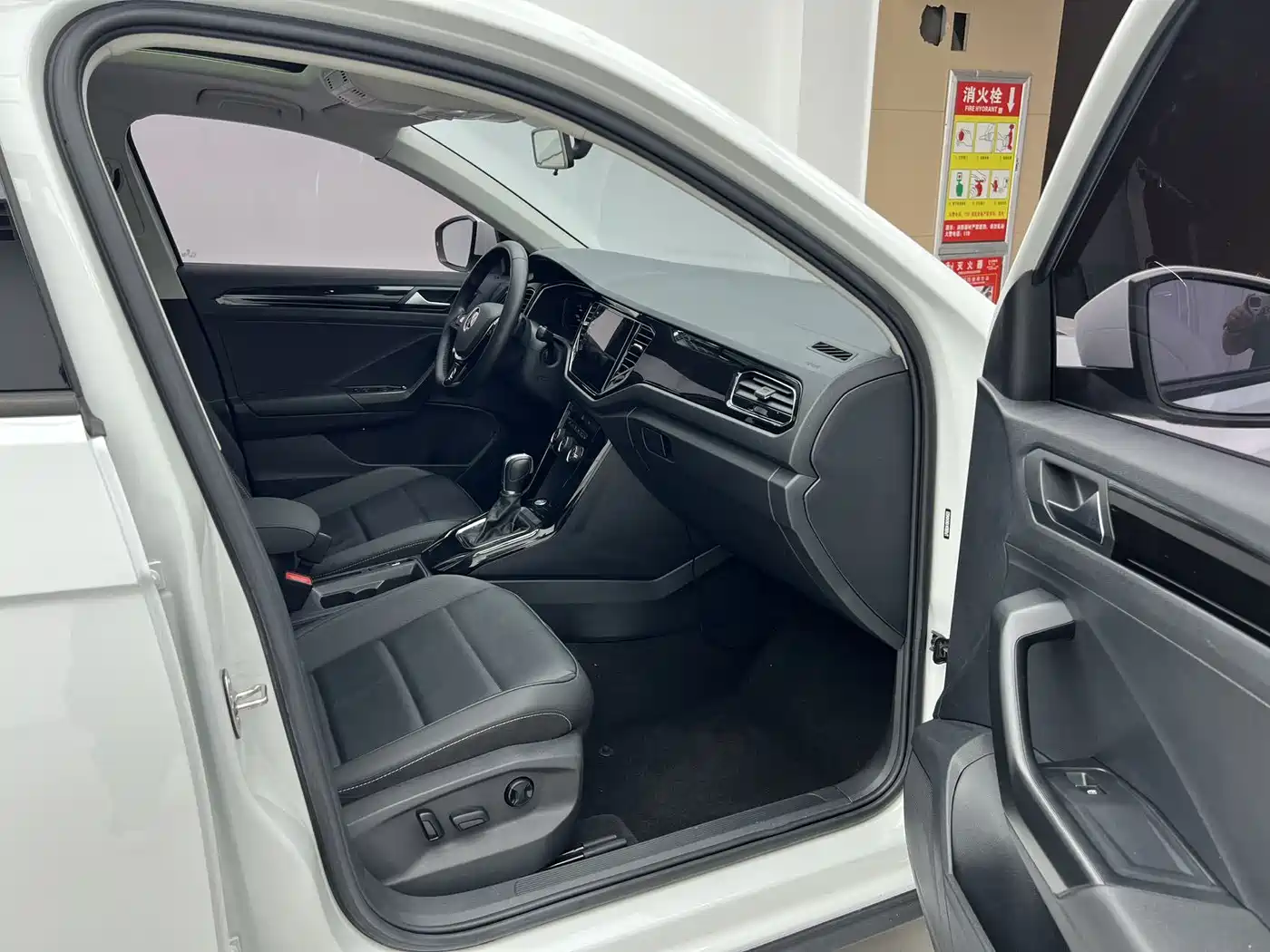 Volkswagen T-ROC 2022 280TSI DSG 2WD Comfort PLUS фото 21