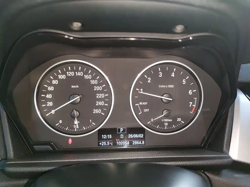 BMW 2 Series Touring 2016 218i Leading фото 12