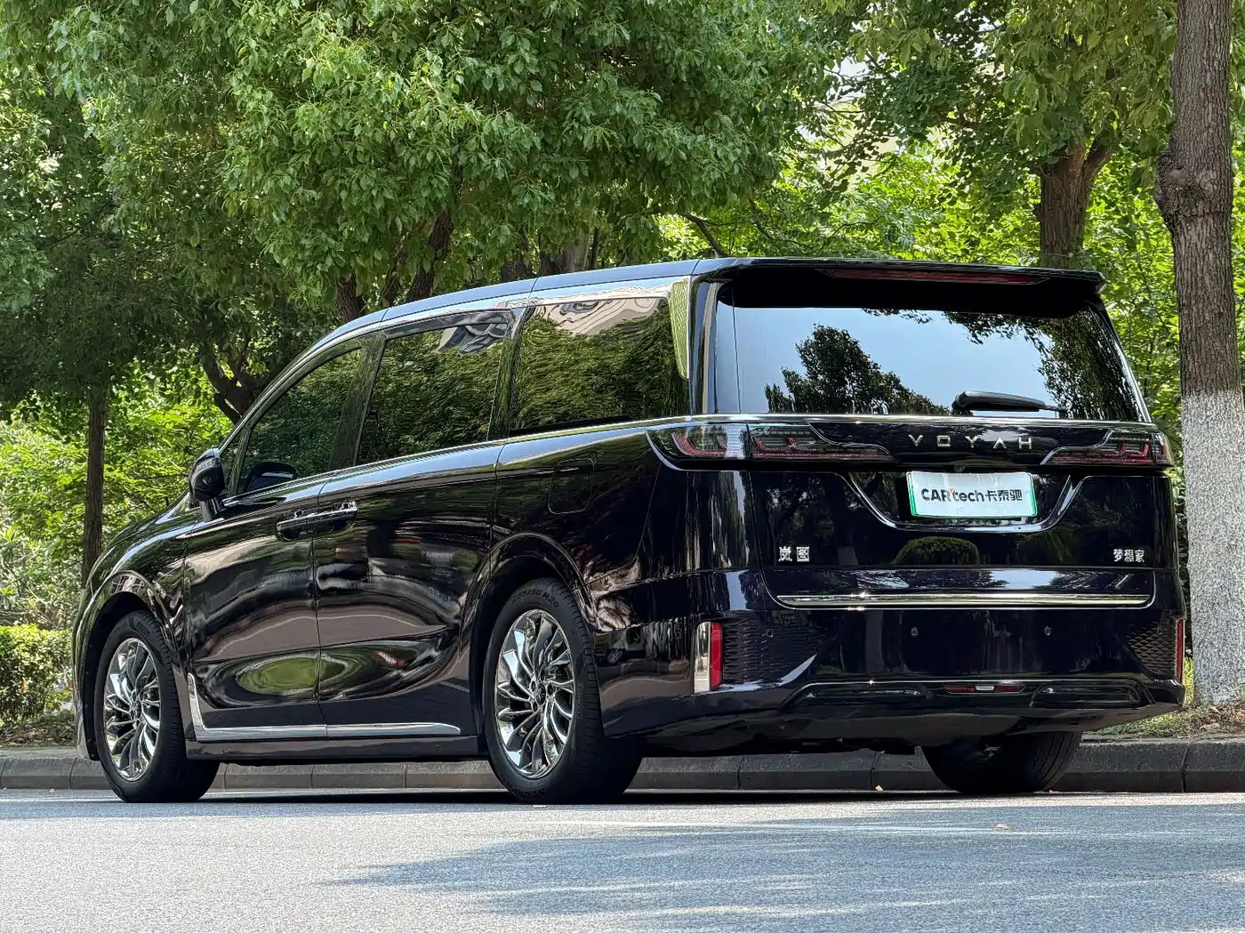Voyah Auto Voyah Dreamer 2024 PHEV Extended Range Flagship Edition фото 26