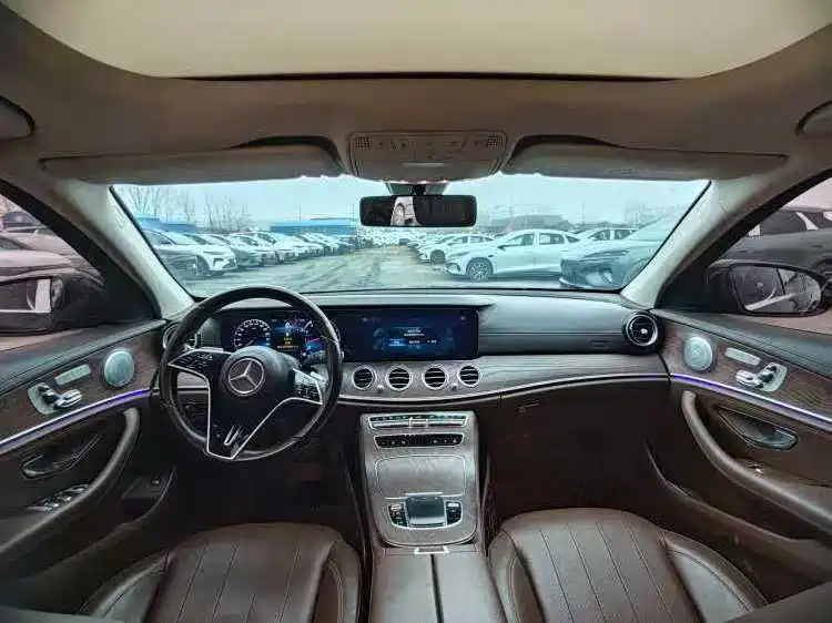 MERCEDES-BENZ E CLASS