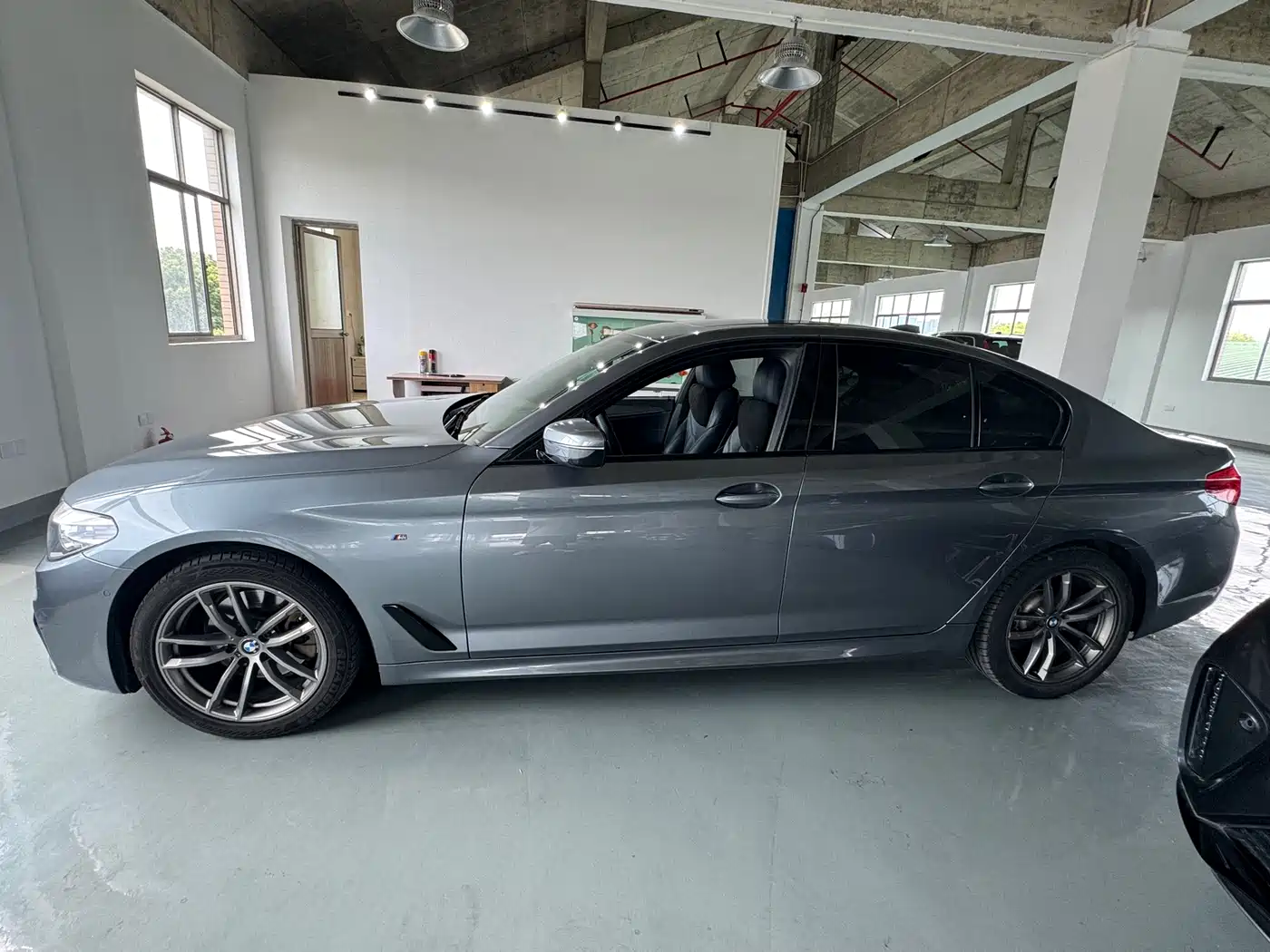 BMW 5 Series (Import) 2019 525i M Sport Package фото 19