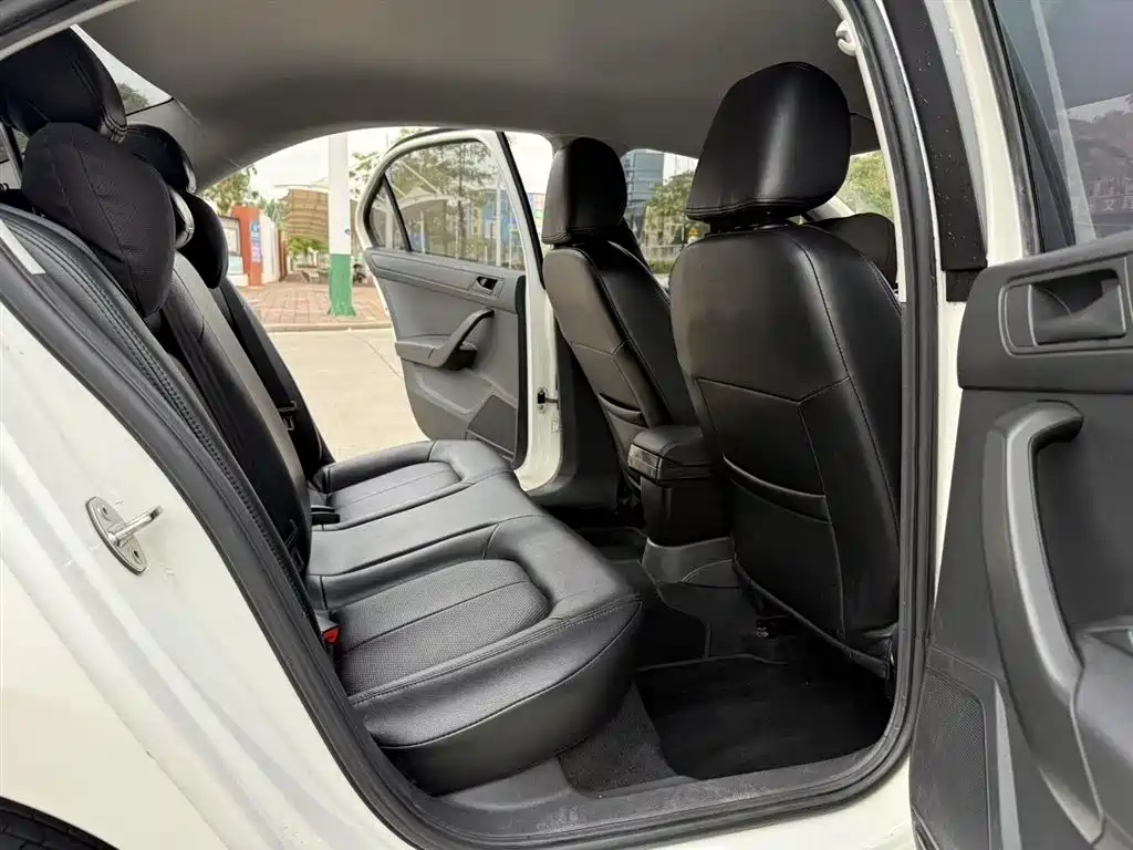 Volkswagen Santana 2016 1.6L Automatic Trend Edition фото 7