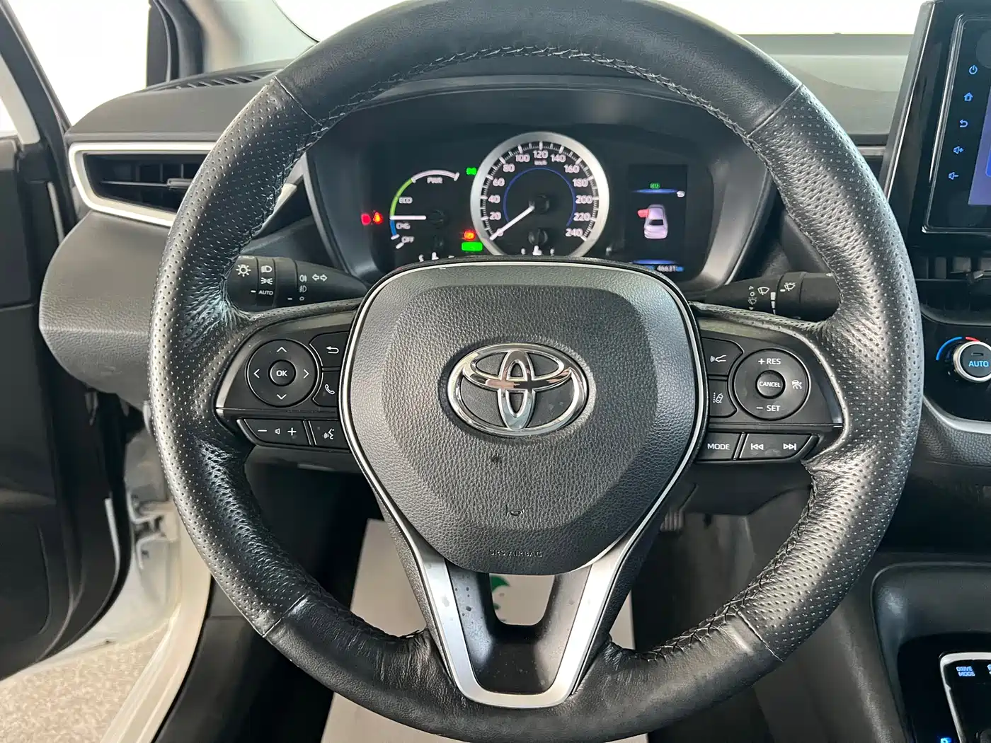 Toyota Corolla 2022 Hybrid 1.8L E-CVT Pioneer Edition фото 22