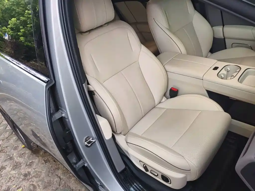 Li Auto i6 2025 2025 2WD Base Model