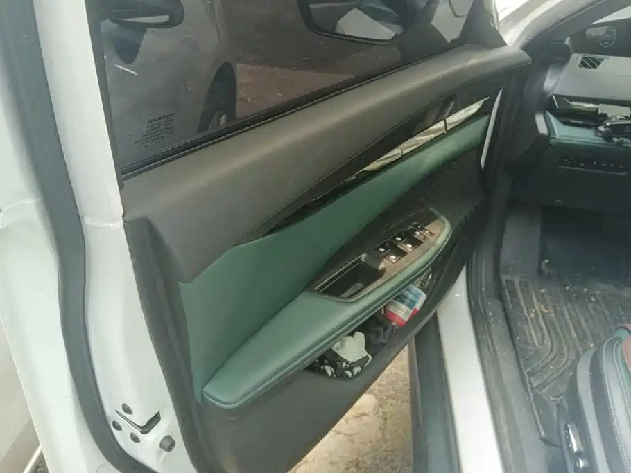 Changan UNI-V iDD 2025 2024 Blue Whale Smart iDD 136km Smart Cool