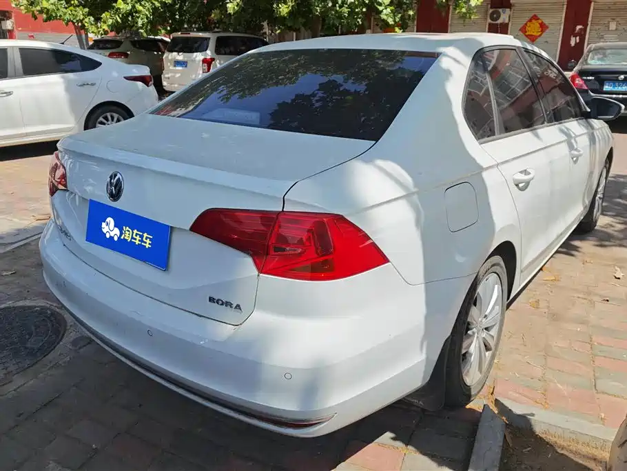 Volkswagen Bora 2017 1.6L Automatic Comfort фото 3