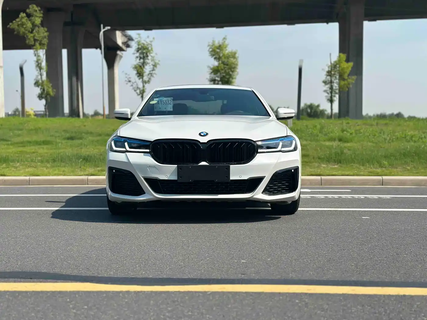 BMW 5 Series 2018 525Li M Sport Package фото 2