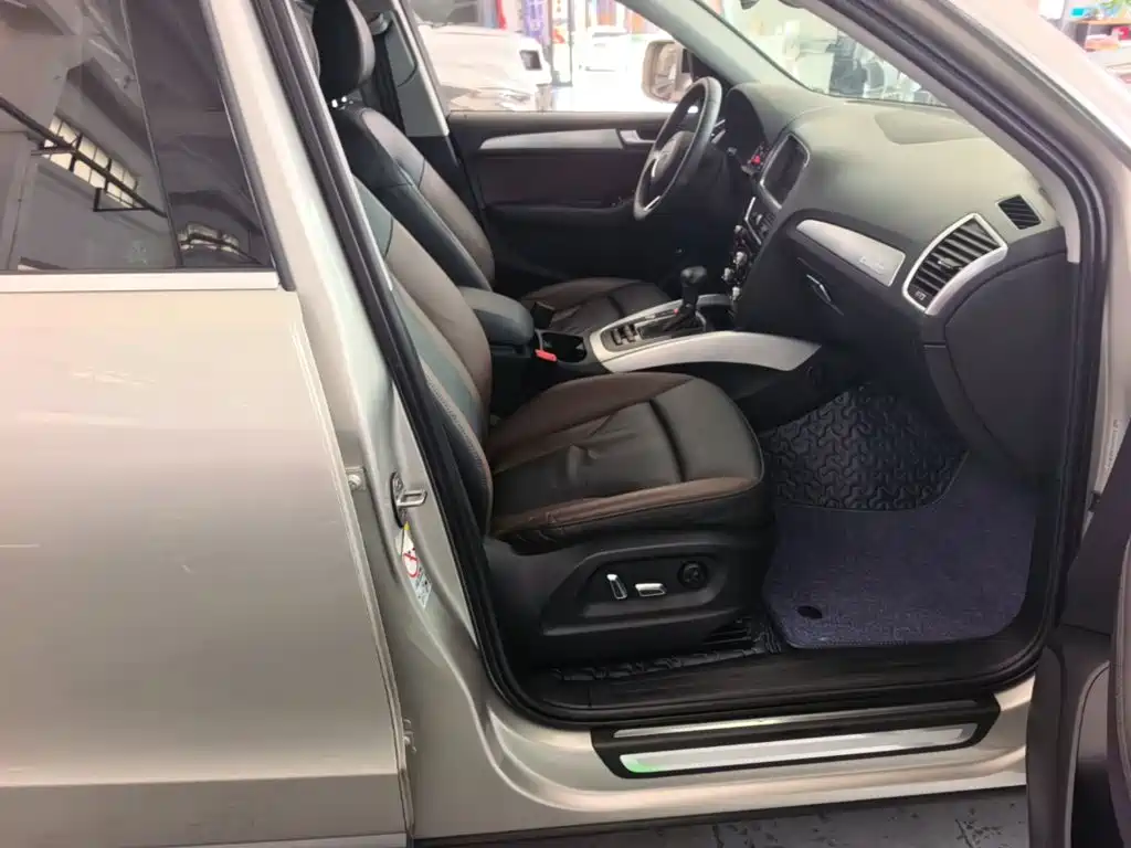 Audi Q5 2018 2017 Plus 40 TFSI Technology