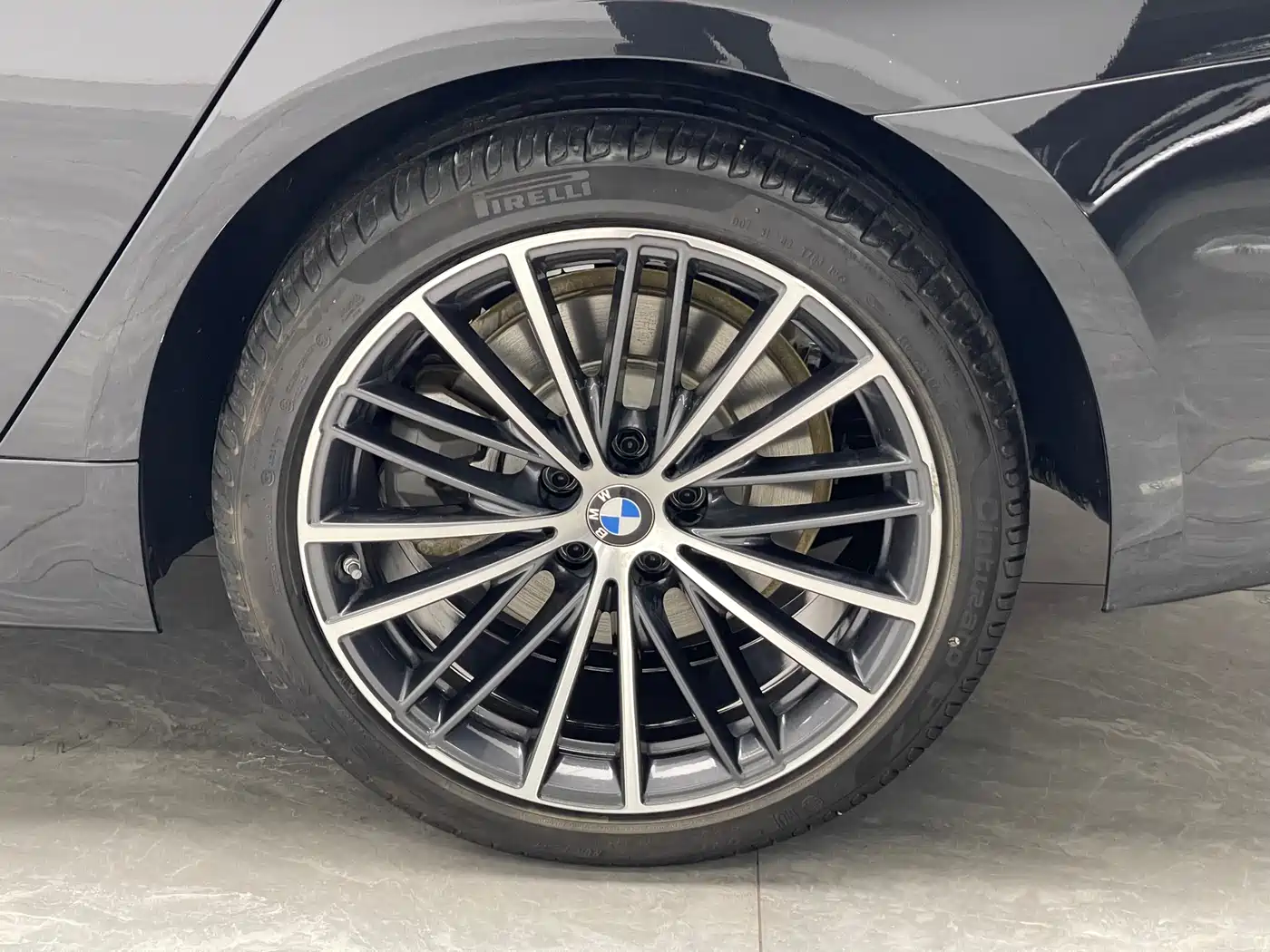BMW 5 Series 2023 530Li Leading M Sport Package фото 19