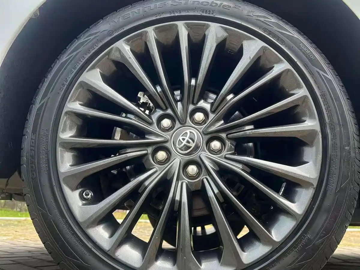 Toyota Avalon 2022 2.5L Luxury Edition фото 15