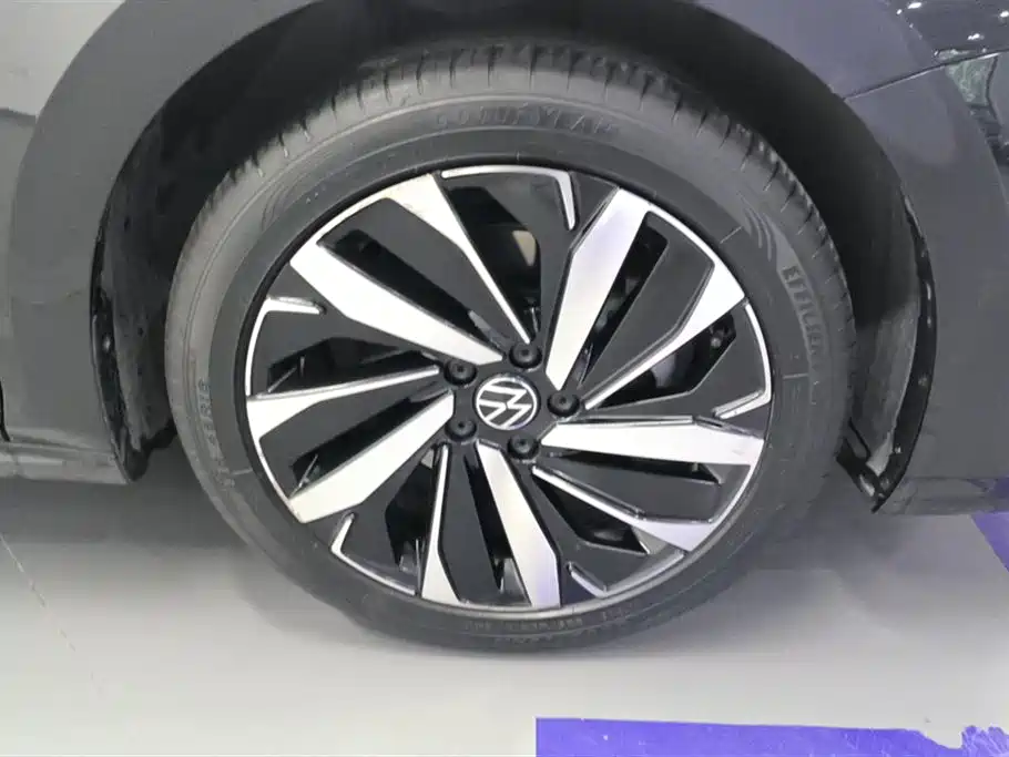 Volkswagen Passat 2022 330TSI Starlight Elite Edition фото 6