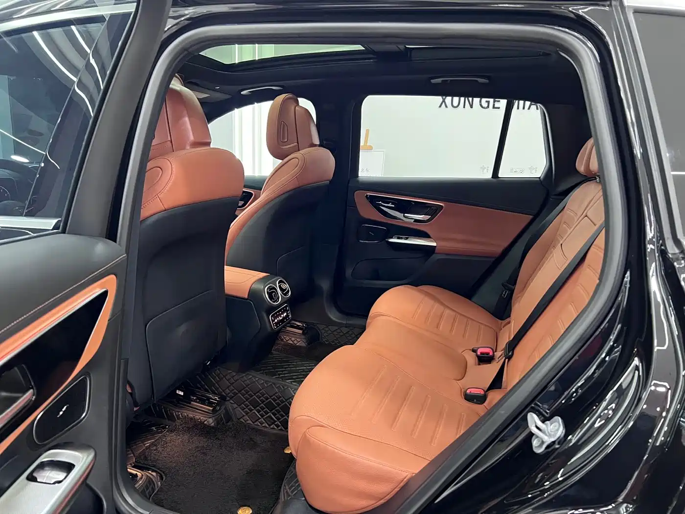 Mercedes-Benz GLC 2024 GLC 260 L 4MATIC Dynamic 5-seater фото 12
