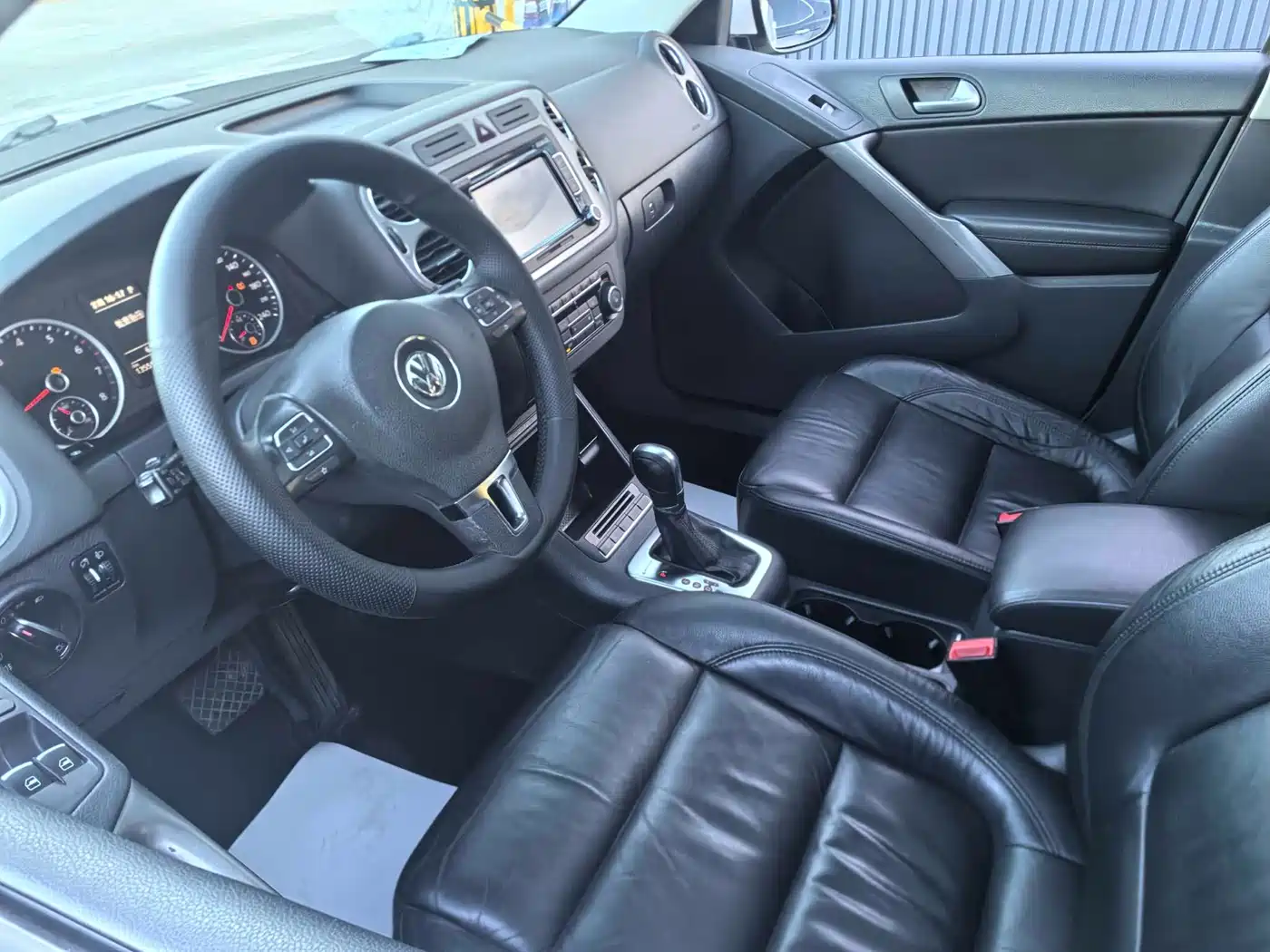Volkswagen Tiguan 2012 2.0TSI Automatic 4WD Elite Edition фото 16