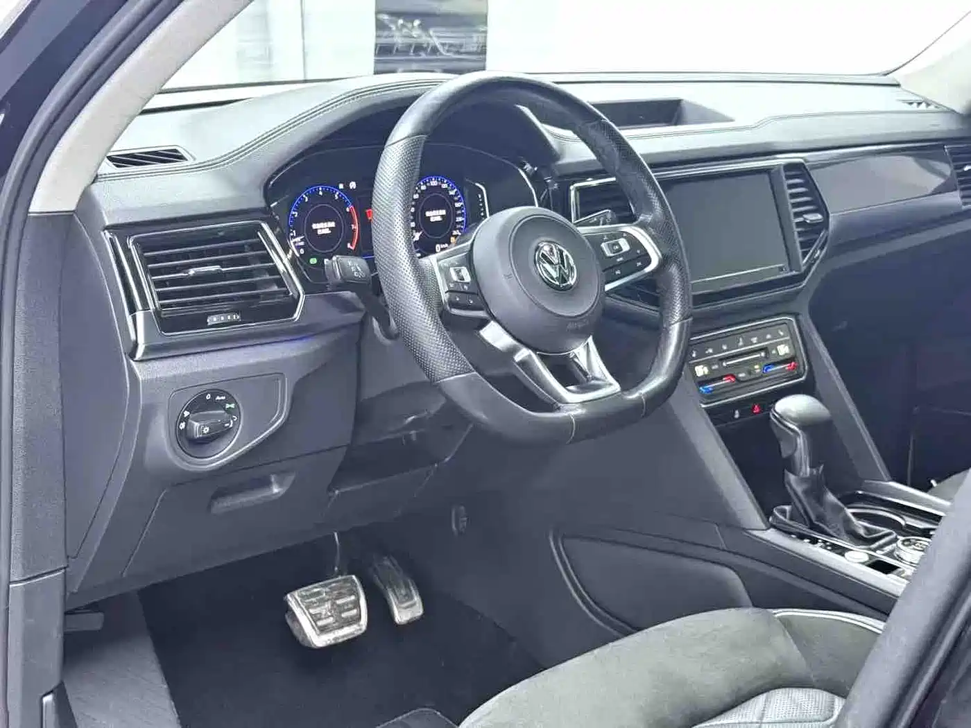 Volkswagen Teramont 2019 Model Teramont X 380TSI 4WD Prestige Luxury Edition фото 4