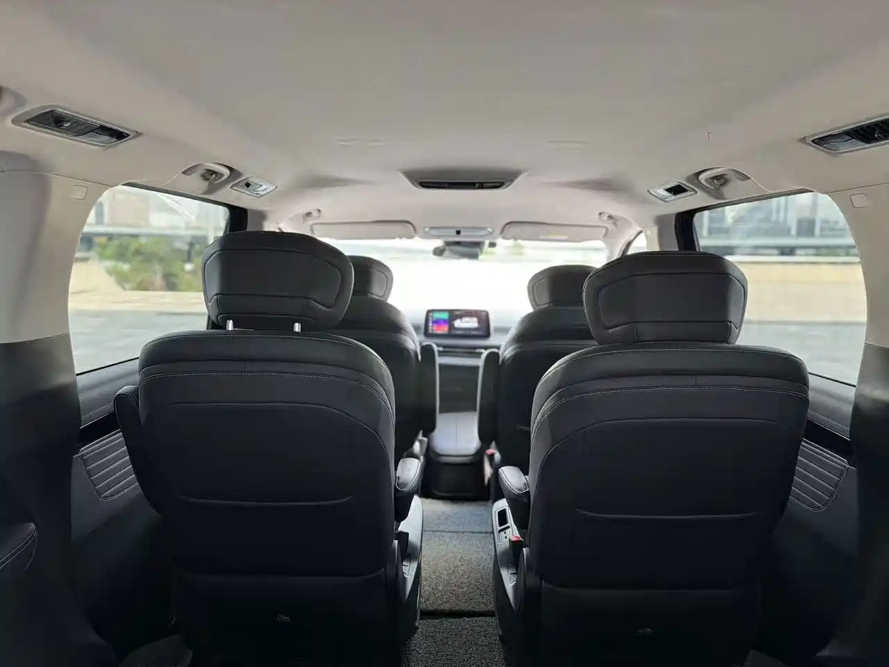 Maxus MIFA 9 2023 2022 Model Long Range Oasis 7-Seater