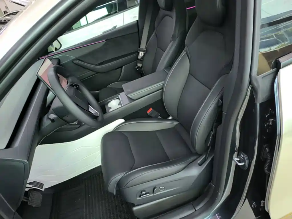 Tesla Model Y L 2026 2025 Facelift Long Range AWD