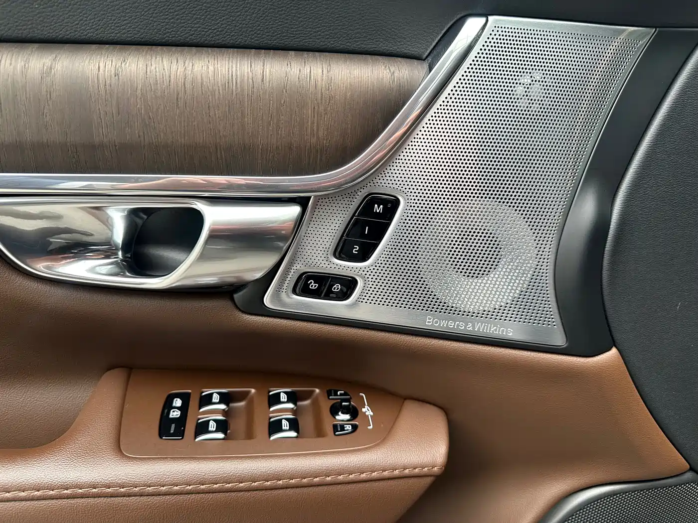 VOLVO S90 PLUG IN HYBRID