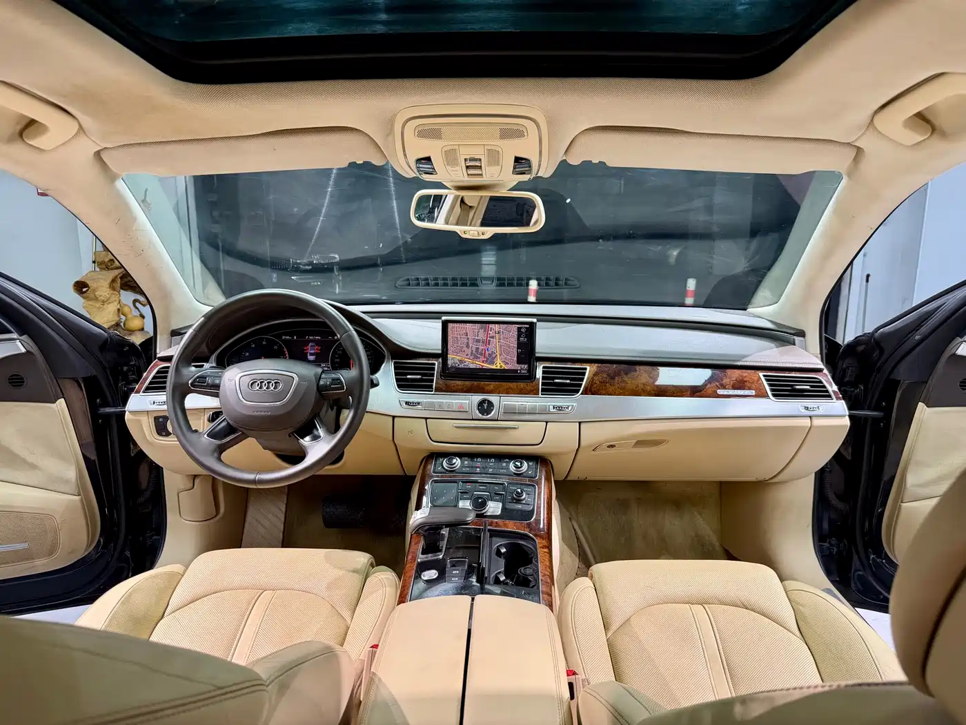 Фото 16 - Audi A8