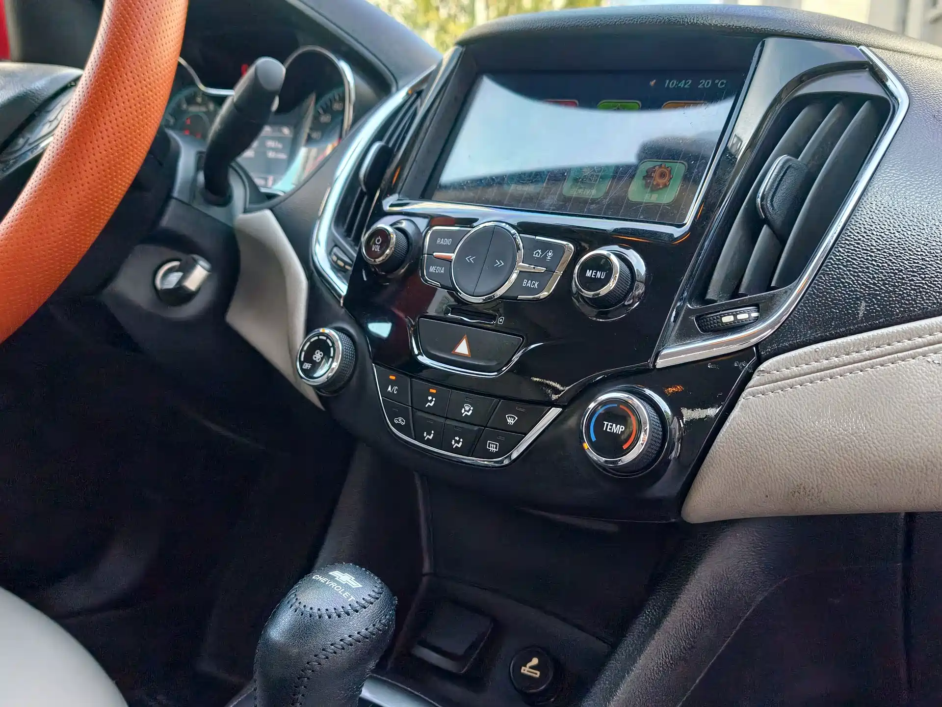 Photo 14 - Chevrolet Cruze
