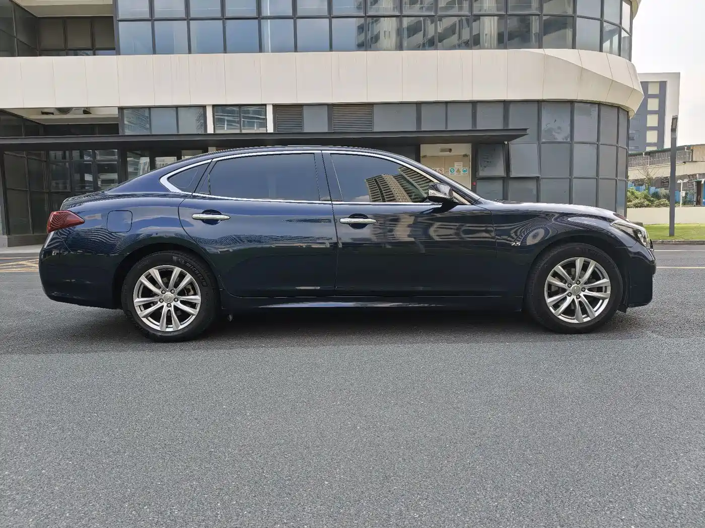 Infiniti Q70 2018 2017 Q70L 2.5L Elite Edition