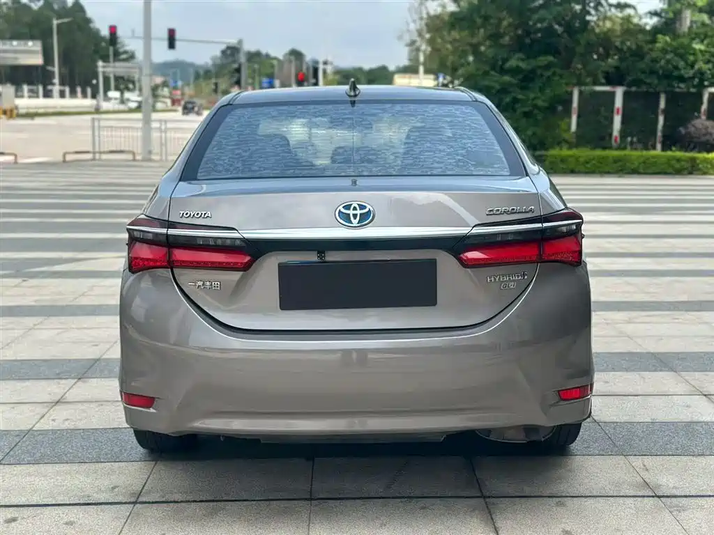 Toyota Corolla 2019 Hybrid 1.8L E-CVT GL-i Pioneer Edition фото 8