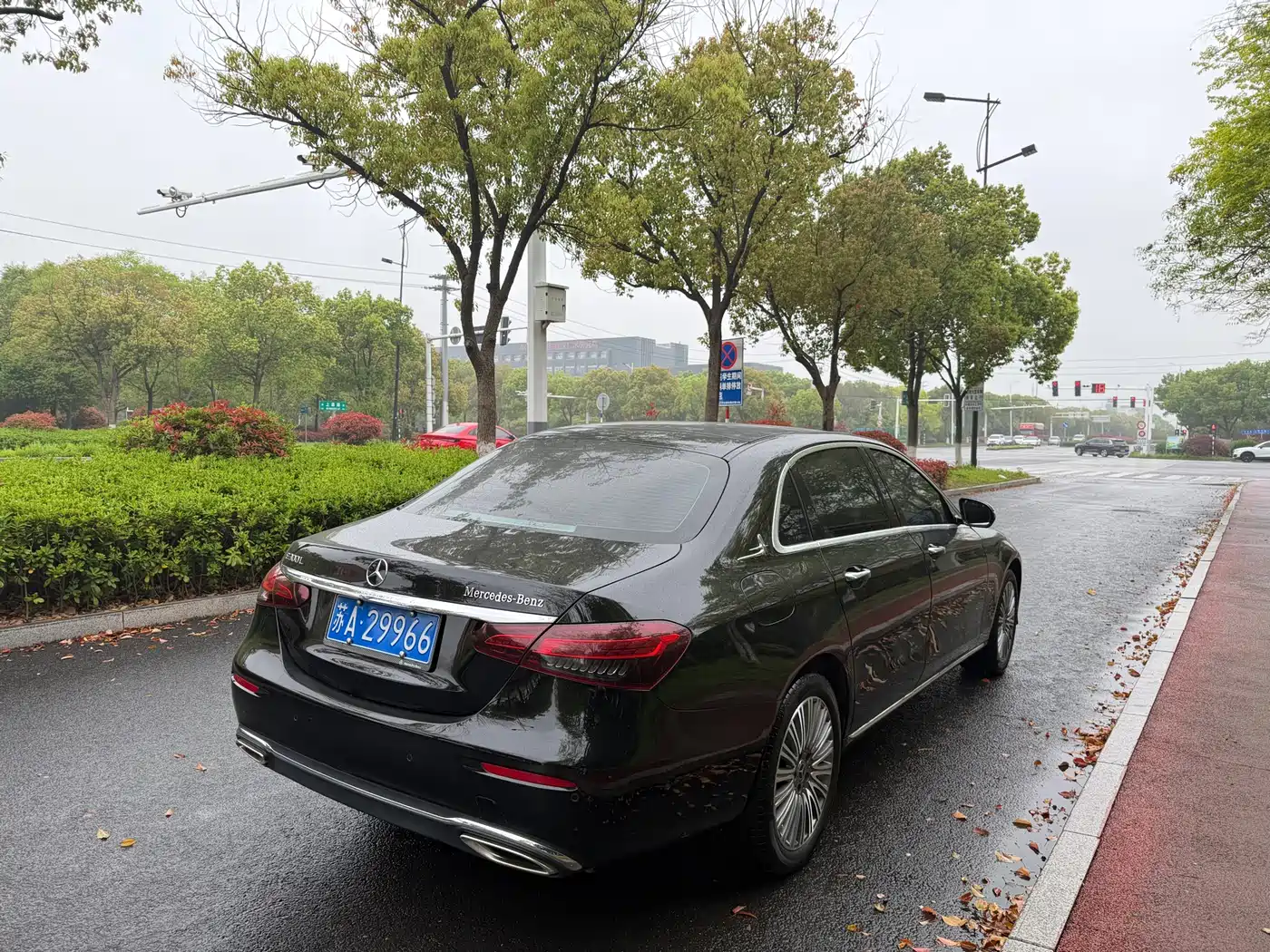 Mercedes-Benz E-Class 2022 Second Facelift E 300 L Fashion фото 7